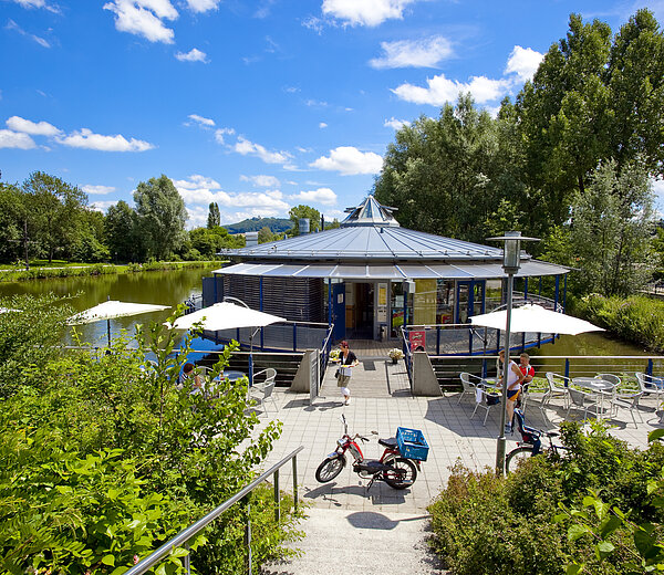 Seecafé am alten Kanal im LGS-Gelände