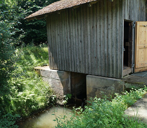Kettenbacher Leitgraben des LDM-Kanals, Schuetzenhaus, Auslauf Kettenbach