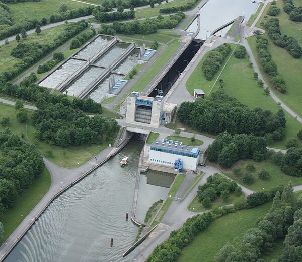 Luftbild der Schleuse Berching
