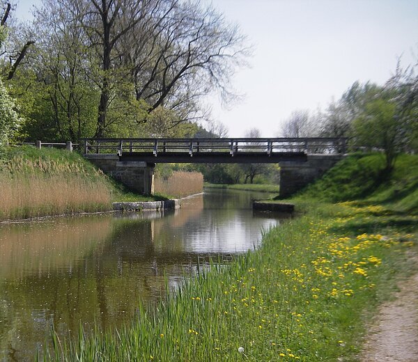 Blick auf die Kanalbrücke bei Plankstetten