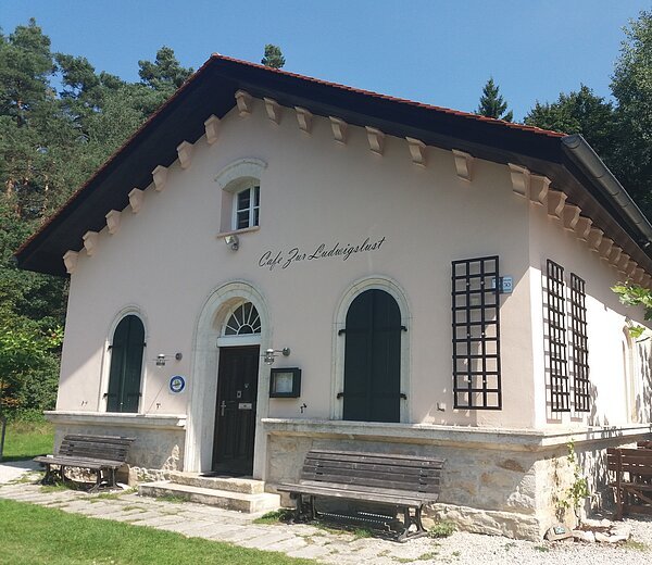 Blick auf das ehemalige Schleusenwärterhaus 30, das zwischenzeitlich mal ein Cafe beherbergt hat.