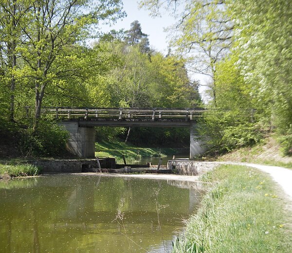 Blick auf die Brücke Hofbach