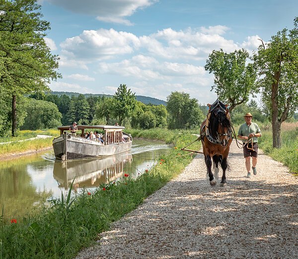 Treideln an Schleuse 25