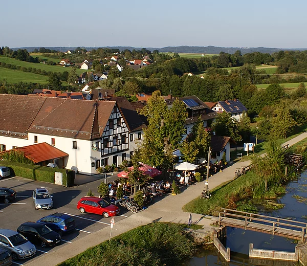Gaststätte Zum Ludwigskanal aus der Luft mit Kanal und Treidelschiff Elfriede.