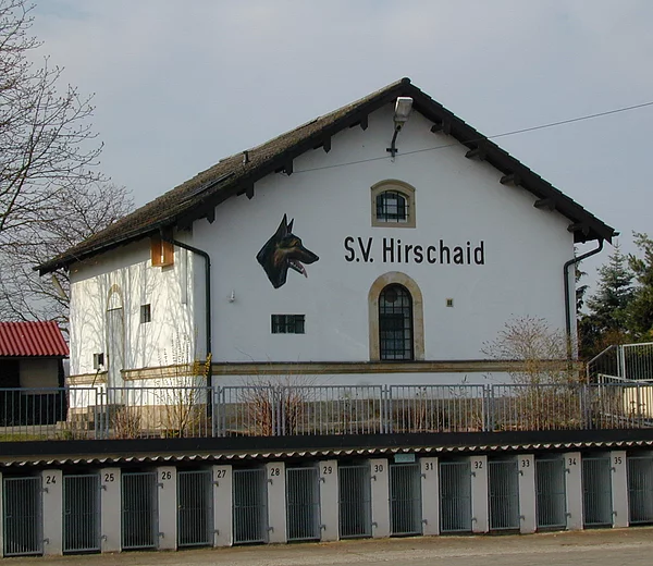 Heute als Vereinsheim genutzes ehemaliges Schleusenwärterhaus der Schleuse 96 bei Hirschaid