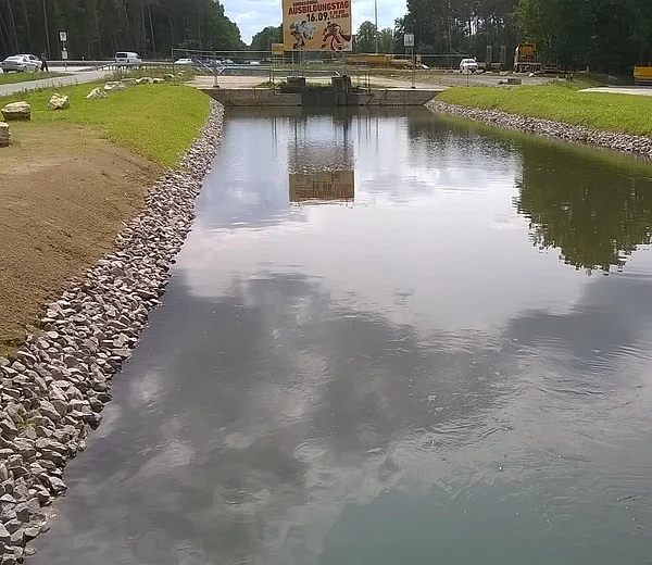 Blick auf die noch verfüllte Schleuse 31, es ist vorgesehen sie im Jahr 2019 freizulegen