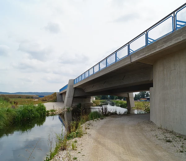 Blick auf die Schleuse 28 mit der Antoniuskapelle