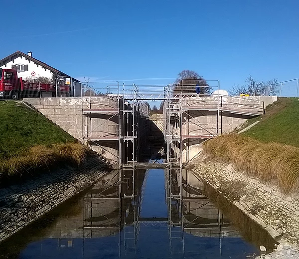 Blick auf die Schleuse 26 bei Mühlhausen während der Sanierung