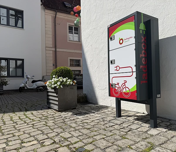 am Haus des Gastes in Beilngries