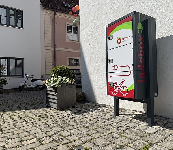 am Haus des Gastes in Beilngries