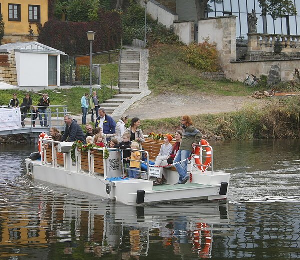Die Chance-Jugend-Fähre setzt seit 2012 in Bamberg wieder über die Regnitz.