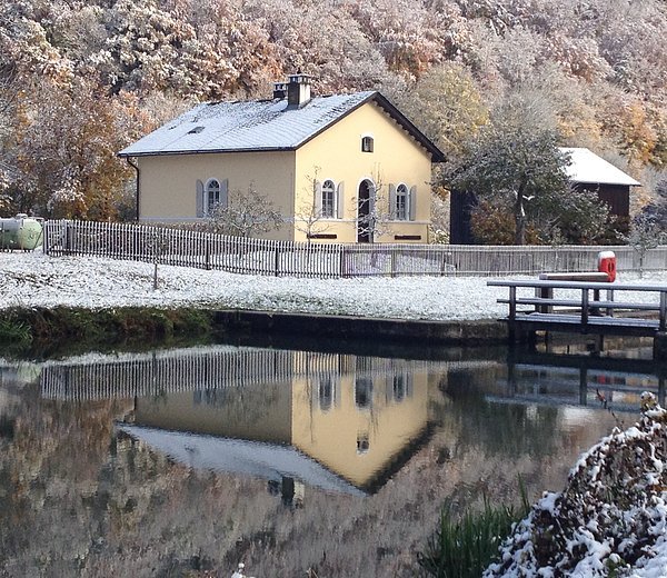 Schleusenwärterhaus an der Schleuse 4 des LDM-Kanals. Heutige Nutzung als Außenstelle der Flußmeisterstelle Neustadt a.d. Donau.