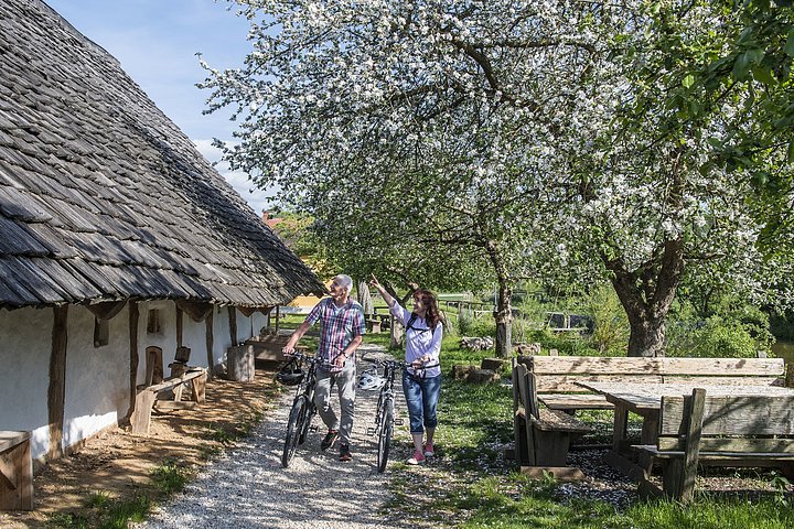 Radler im Erlebnisdorf Alcmona