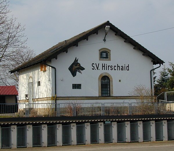 Heute als Vereinsheim genutzes ehemaliges Schleusenwärterhaus der Schleuse 96 bei Hirschaid